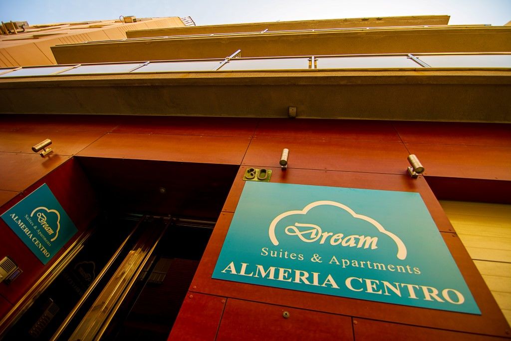 Dream Suites And Apartments Almeria Centro Buitenkant foto